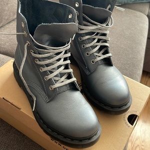Dr marten women color gunmetal size 8 worn couple of times great condition